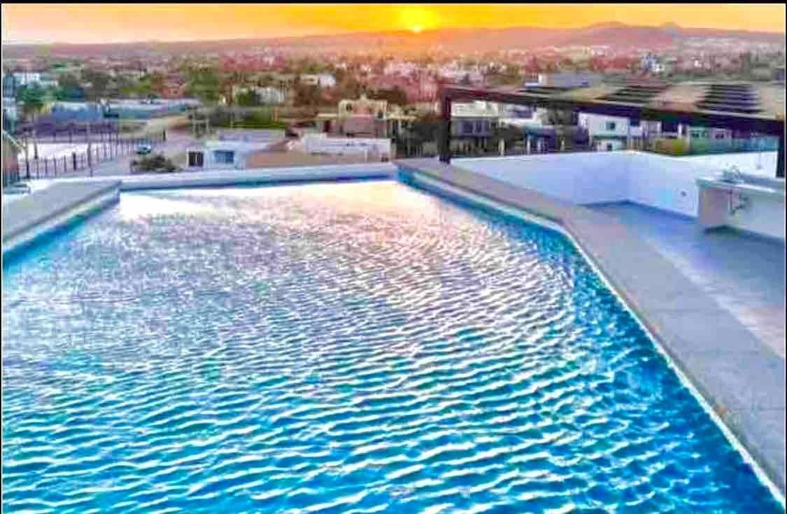Centrico Vista Al Mar Con Alberca 2br Apartamento Cabo San Lucas
